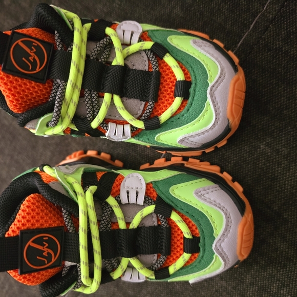 Vibrant Kids Sneakers with Neon Accents - Picture 10 of 12